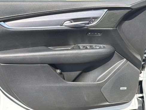 Used 2017 Cadillac XT5 Luxury w/ Driver Awareness Package FWD image 10
