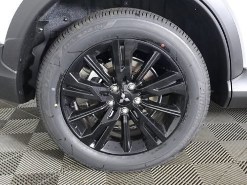 New 2026 Mitsubishi Eclipse Cross LE image 17