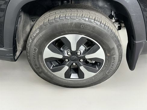 Used 2022 Jeep Grand Cherokee Limited 4xe w/ MOPAR Finishing Package image 11