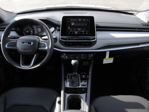 New 2026 Jeep Compass Latitude image 2