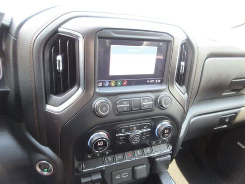 Used 2021 GMC Sierra 1500 AT4 w/ AT4 Preferred Package AWD/4WD image 33