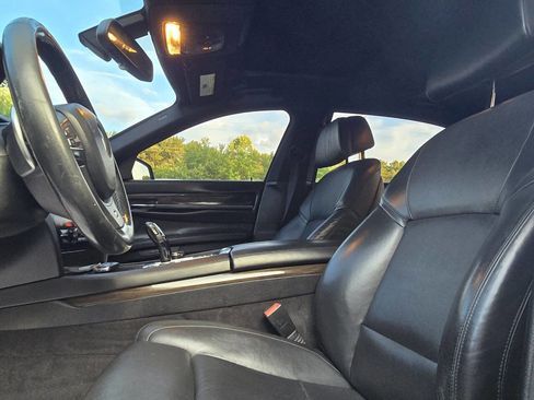 Used 2014 BMW 750Li xDrive w/ Executive Package image 19