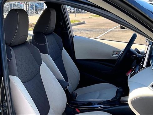 Used 2021 Toyota Corolla LE image 8