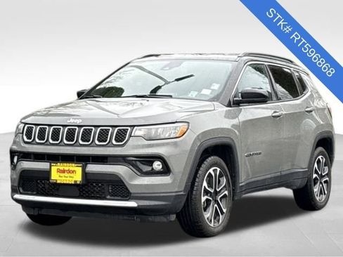 Used 2024 Jeep Compass Limited image 3