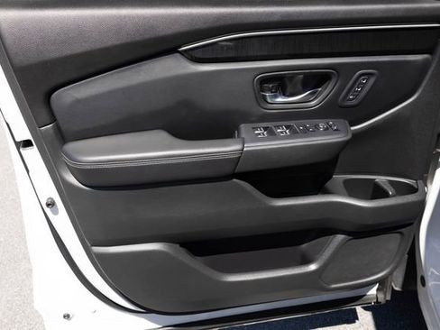 Used 2023 Honda Pilot Elite image 14