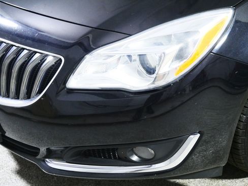 Used 2016 Buick Regal Sport Touring image 16