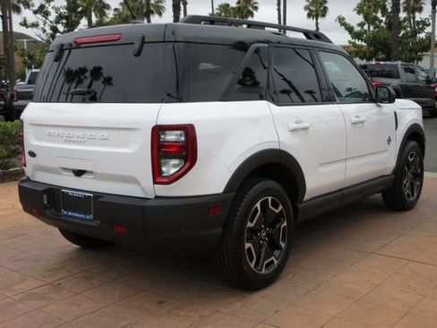 Certified 2022 Ford Bronco Sport Outer Banks w/ Tech Package AWD/4WD image 4