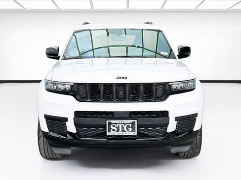 Used 2023 Jeep Grand Cherokee L Laredo AWD/4WD image 2