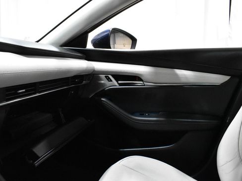 Used 2021 MAZDA MAZDA3 s image 16