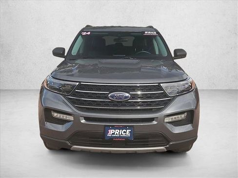 Used 2024 Ford Explorer XLT w/ Equipment Group 202A AWD/4WD image 2