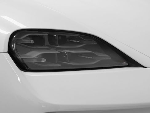 Certified 2025 Porsche Taycan AWD/4WD image 19