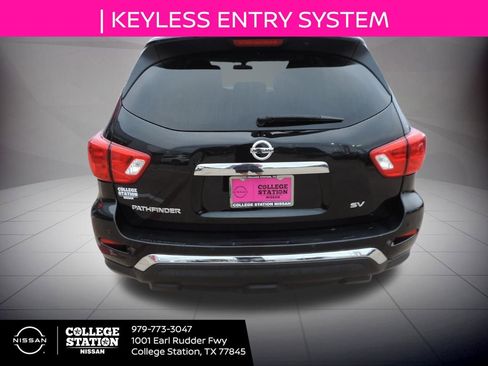 Used 2020 Nissan Pathfinder SV image 5