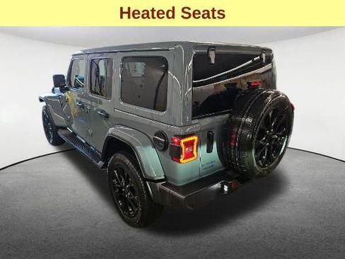 Used 2025 Jeep Wrangler Unlimited Sahara AWD/4WD image 8