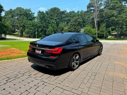 Used 2019 BMW 740i w/ M Sport Package RWD image 4