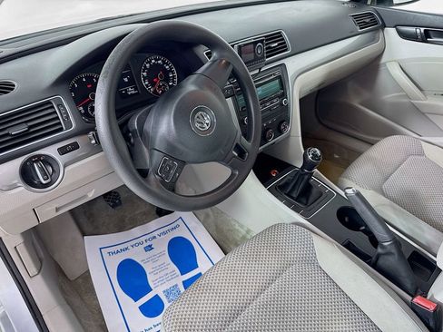 Used 2015 Volkswagen Passat 1.8T S FWD image 10
