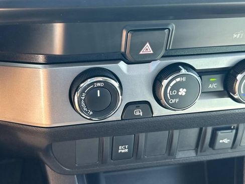 Used 2020 Toyota Tacoma SR AWD/4WD image 22