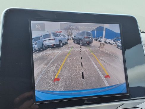 Used 2025 Jeep Compass Sport image 18