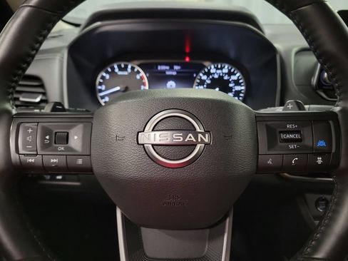 Used 2025 Nissan Rogue SV FWD image 14