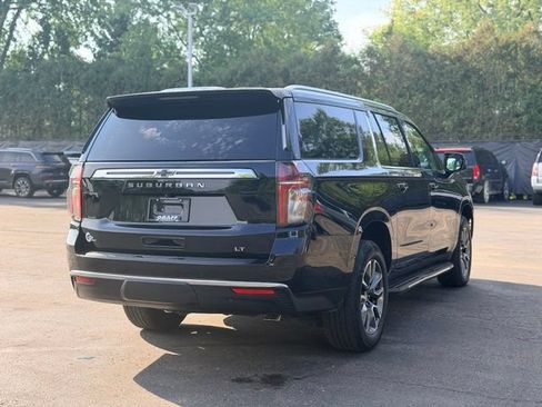 Used 2021 Chevrolet Suburban LT w/ LT Signature Package AWD/4WD image 4
