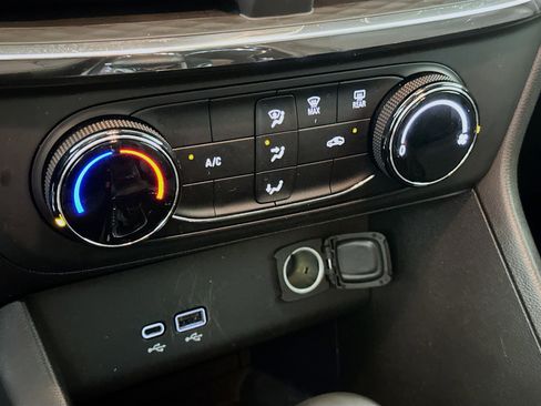 Used 2025 Buick Encore GX Preferred image 23