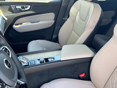New 2026 Volvo XC60 B5 Plus w/ Climate Package image 20