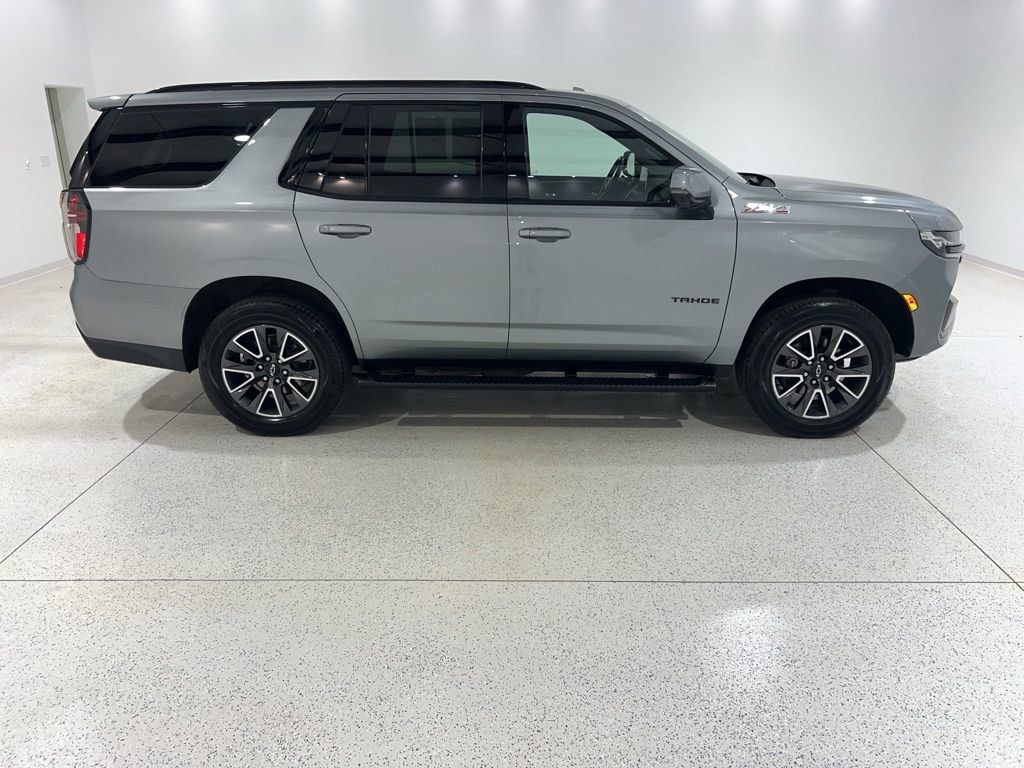 Used 2023 Chevrolet Tahoe Z71 w/ Luxury Package AWD/4WD image 6