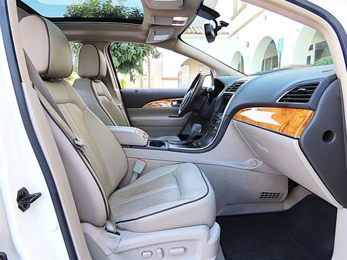 Used 2013 Lincoln MKX FWD image 18