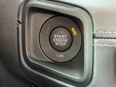 Certified 2025 Jeep Wrangler Unlimited Rubicon w/ Convenience Group AWD/4WD image 22
