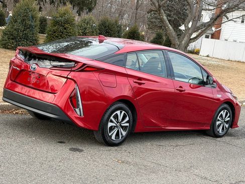 Used 2018 Toyota Prius Prime Plus image 19