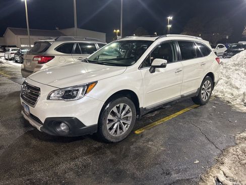 Used 2017 Subaru Outback 3.6R Touring image 1