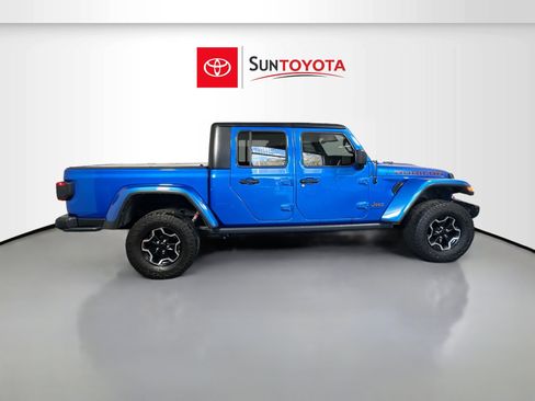 Used 2022 Jeep Gladiator Rubicon w/ Advanced Safety Group image 2