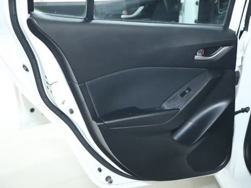 Used 2014 MAZDA MAZDA3 i Sport image 14