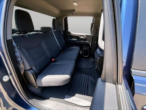 Used 2022 Chevrolet Silverado 1500 LT AWD/4WD image 18