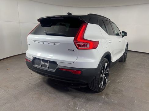 Used 2022 Volvo XC40 T5 R-Design w/ Advanced Package image 7