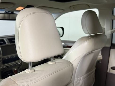 Used 2018 Lexus GX 460 Premium w/ Premium Package AWD/4WD image 25