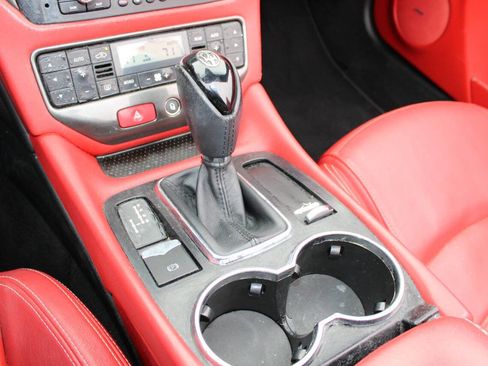 Used 2015 Maserati GranTurismo Sport image 20