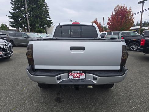 Used 2011 Toyota Tacoma 4x4 Double Cab w/ TRD Sport Pkg w/JBL Audio image 6