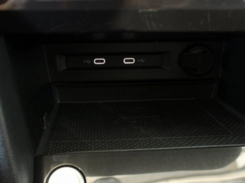 Used 2024 Volkswagen Tiguan SE R-Line image 13