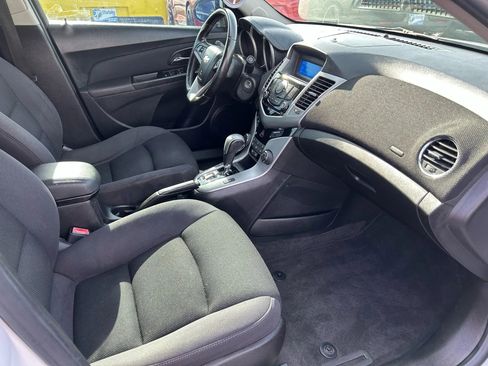 Used 2014 Chevrolet Cruze LT image 6