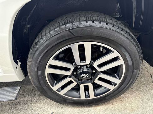 Used 2019 Toyota 4Runner Limited RWD image 10