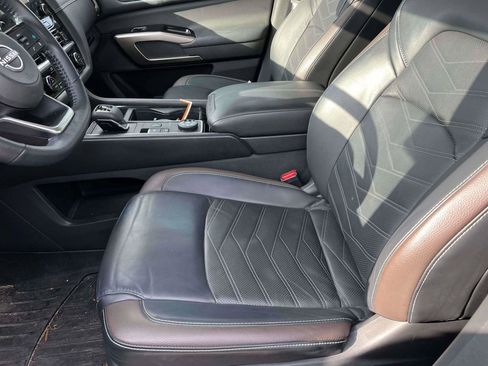 Used 2023 Nissan Pathfinder Platinum image 5