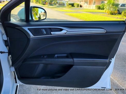 Used 2020 Ford Fusion SE image 40