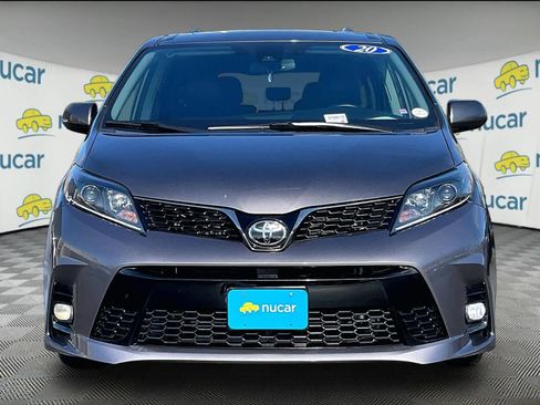 Used 2020 Toyota Sienna SE w/ SE Preferred Package image 2