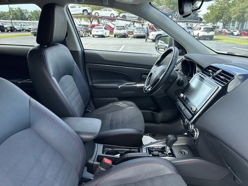 Used 2025 Mitsubishi Outlander Sport ES AWD/4WD image 32