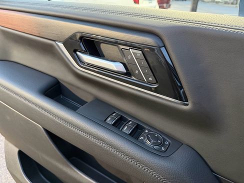 Used 2026 GMC Yukon Denali w/ Denali Reserve Package image 18