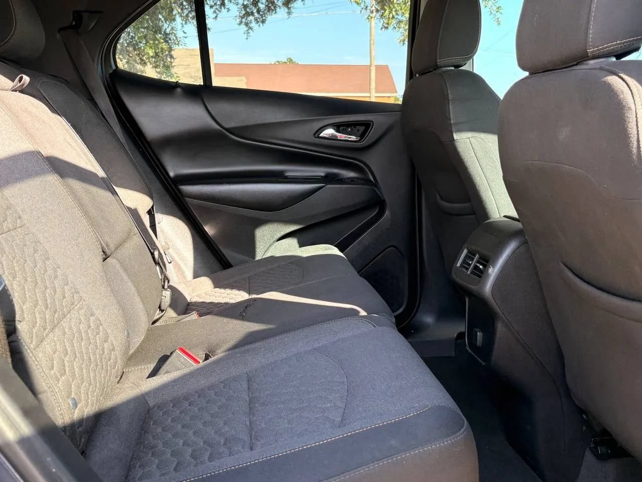Used 2018 Chevrolet Equinox LT w/ LPO, Protection Package FWD image 16