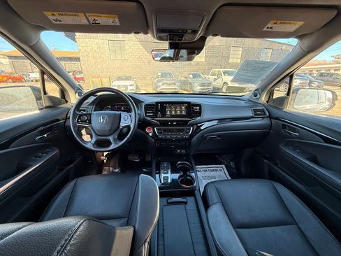 Used 2022 Honda Pilot Touring image 16