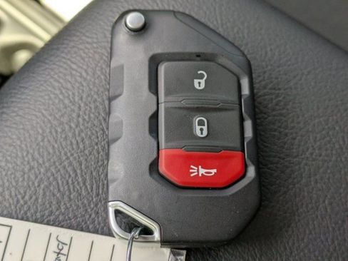 New 2026 Jeep Gladiator Sport image 25