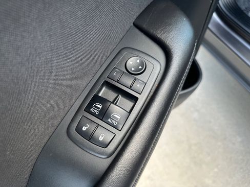 Used 2018 Dodge Challenger SXT w/ Blacktop Package image 29