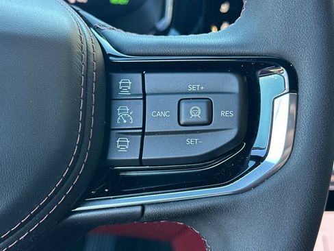 Used 2024 Jeep Wagoneer Launch Edition image 31